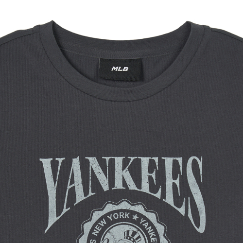 Áo Croptop Nữ MLB 2024 New York Yankees 3FTSN0143-50CGS