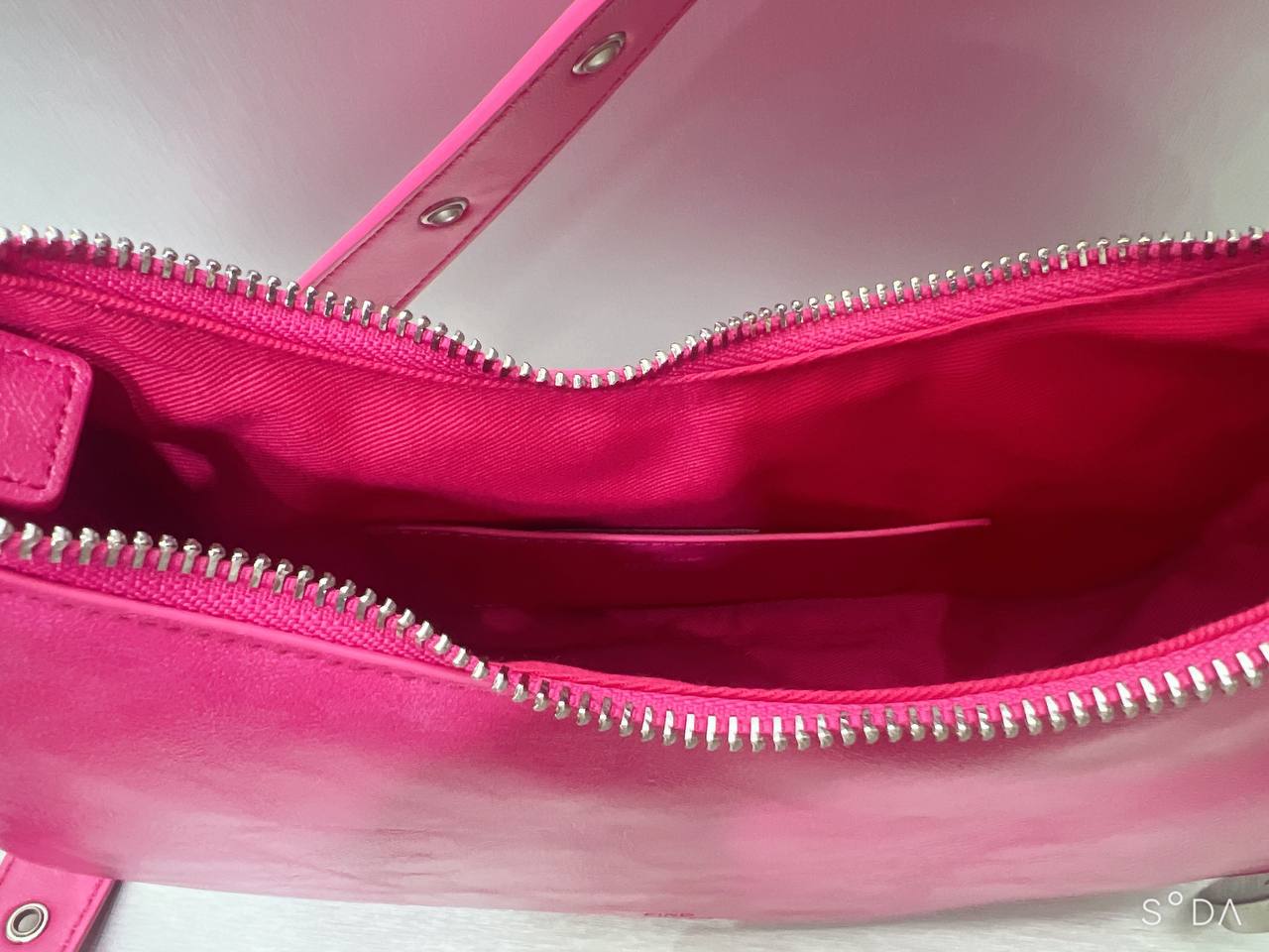 Túi FIND KAPOOR BELTY BAG 25 CRINKLED màu Hồng