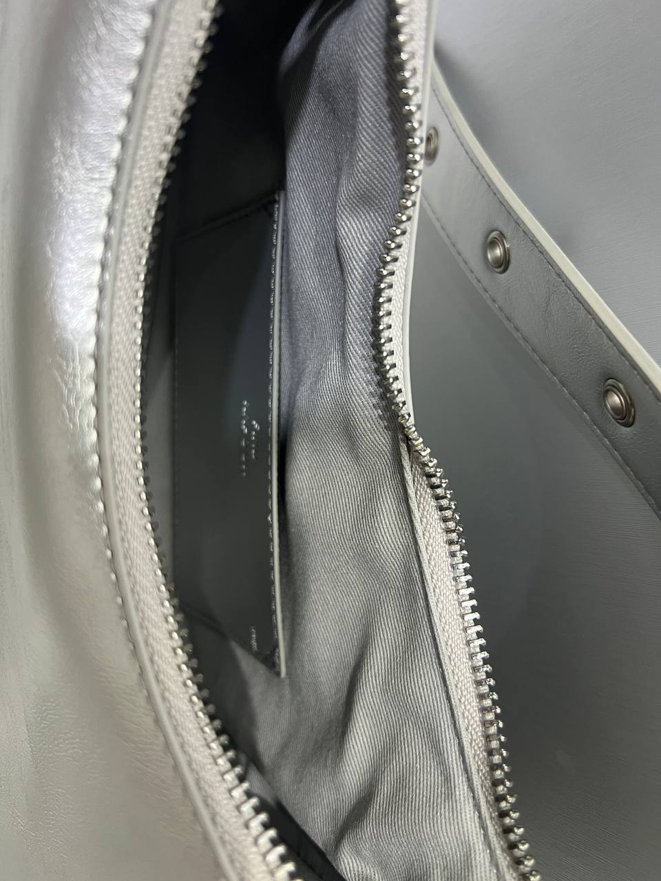 Túi FIND KAPOOR BELTY BAG 25 CRINKLED màu Bạc
